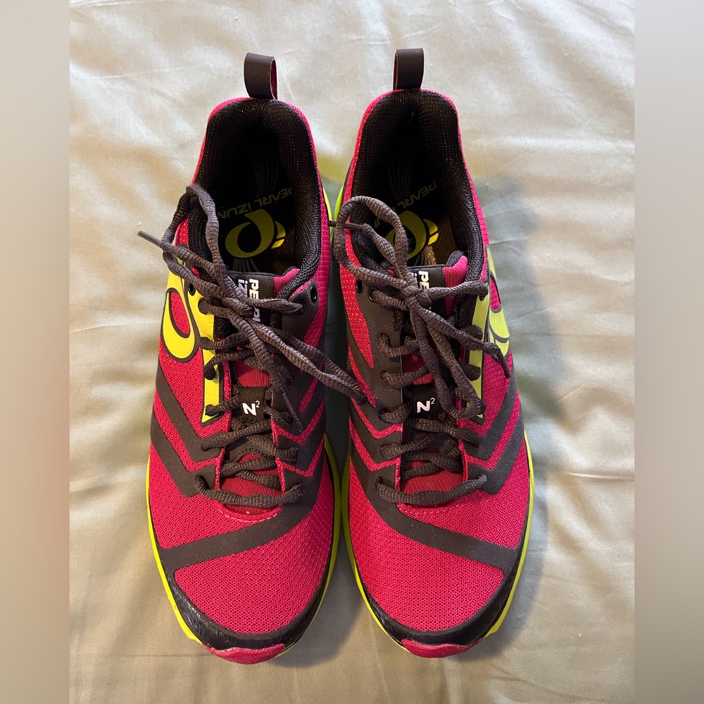 Pearl Izumi trail running shoes, women's sized 9.5